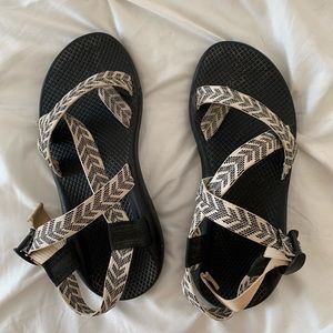 Worn a week outside. Really great shoe just don’t need them anymore.